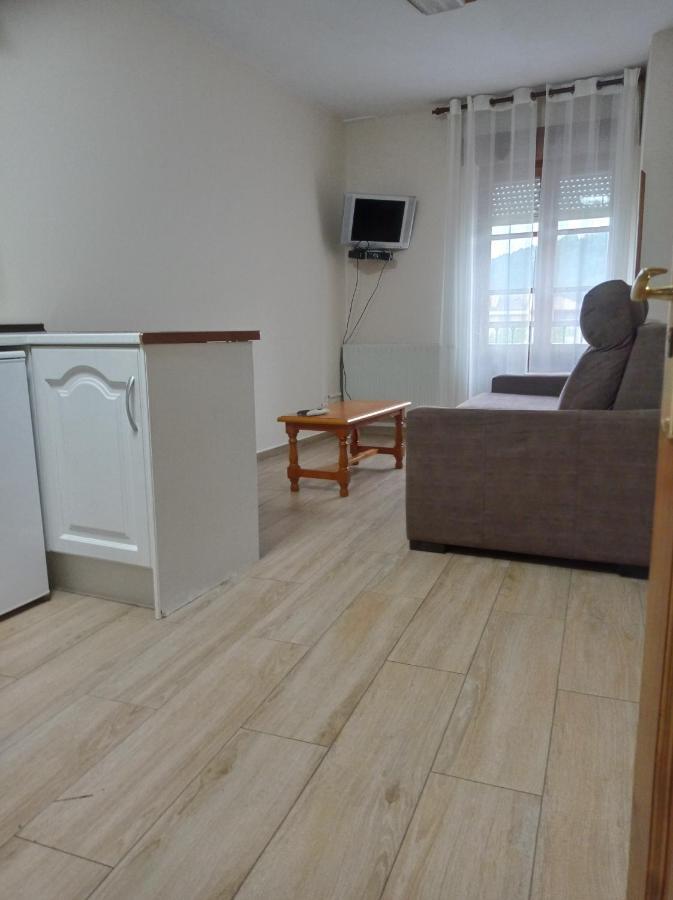 Hotel Los Robles Cangas de Onis Bagian luar foto