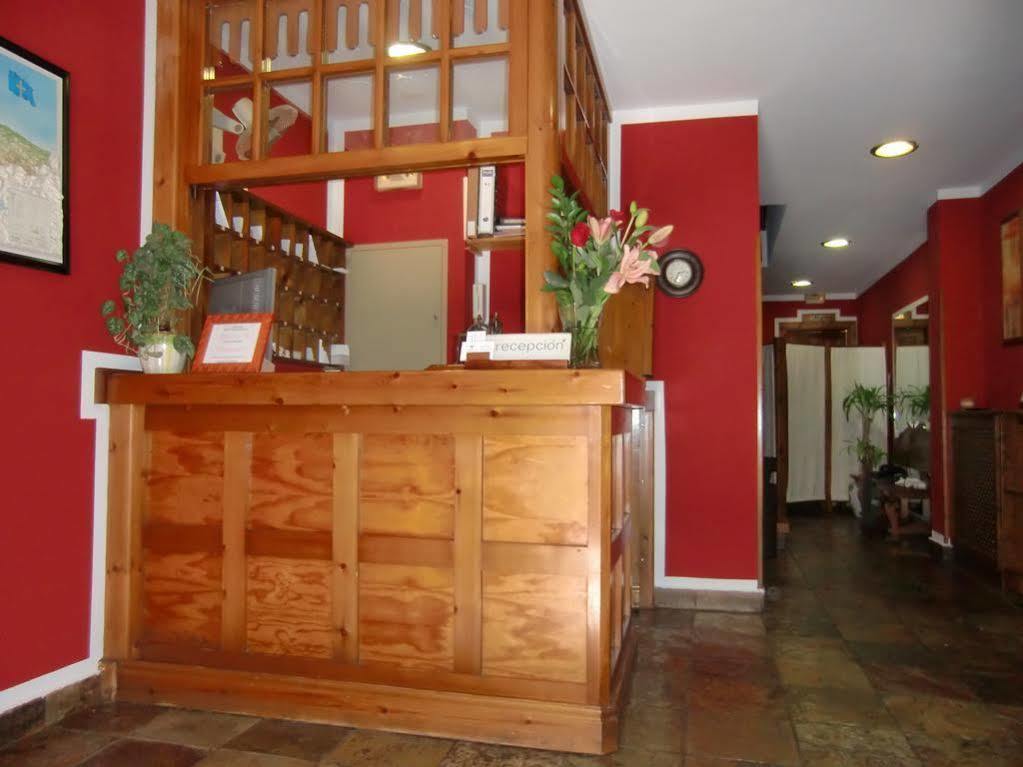 Hotel Los Robles Cangas de Onis Bagian luar foto