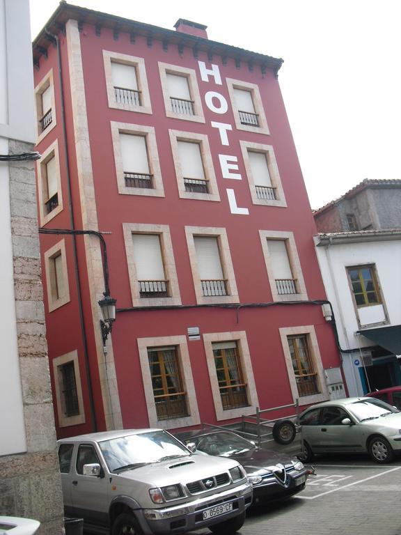 Hotel Los Robles Cangas de Onis Bagian luar foto