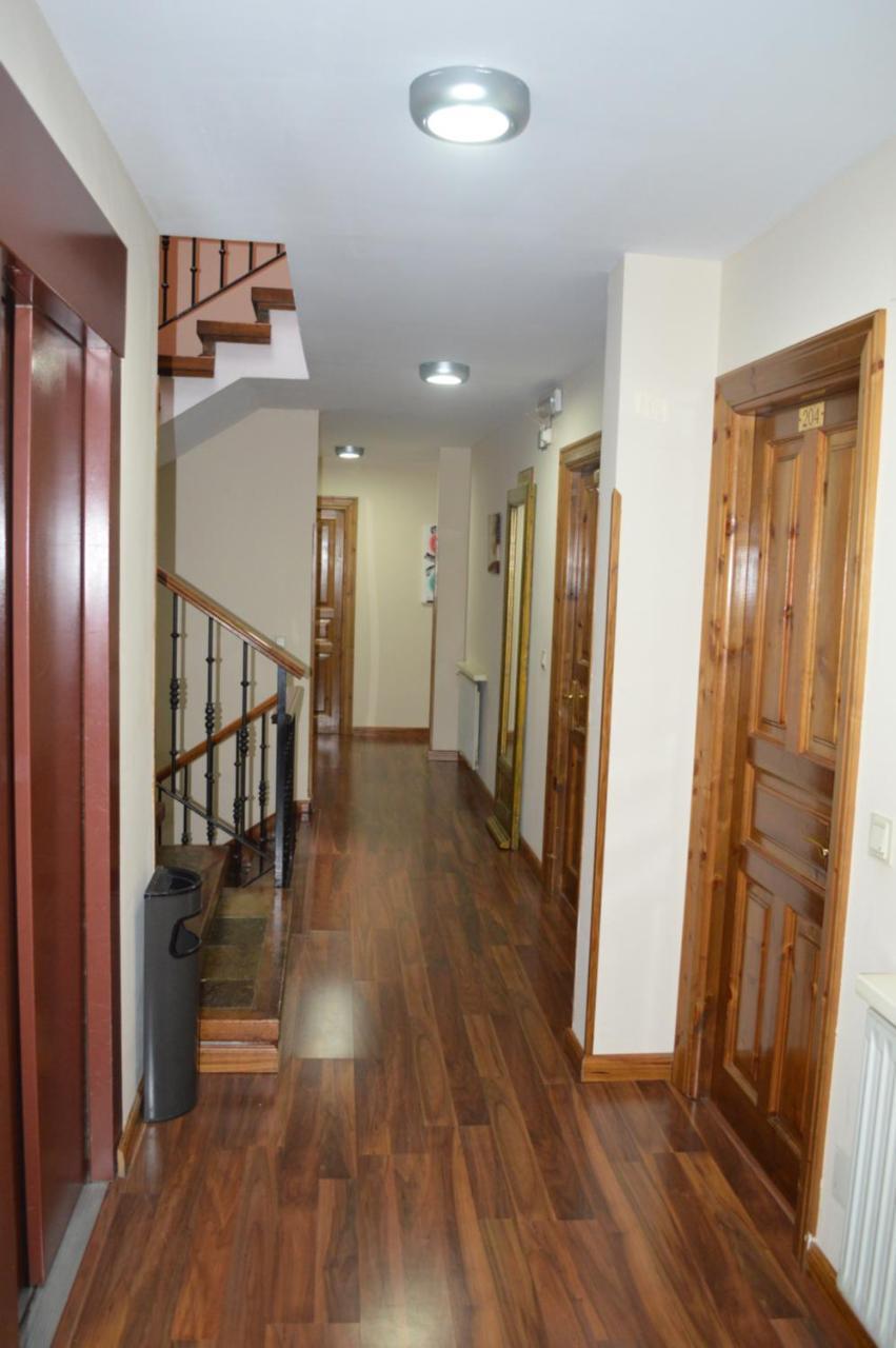 Hotel Los Robles Cangas de Onis Bagian luar foto